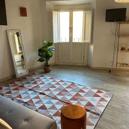Deluxe Apt 1 Minute To Campo De Fiori 아파트 *